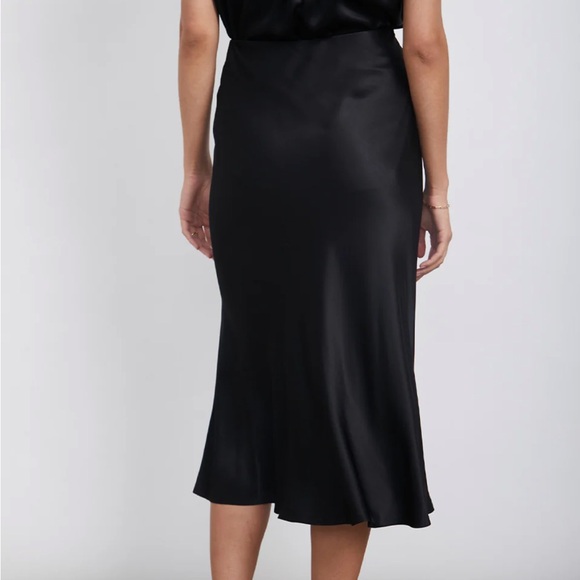 Rails silky midi skirt with side slit. In perfection condition, worn once. - Picture 3 of 6